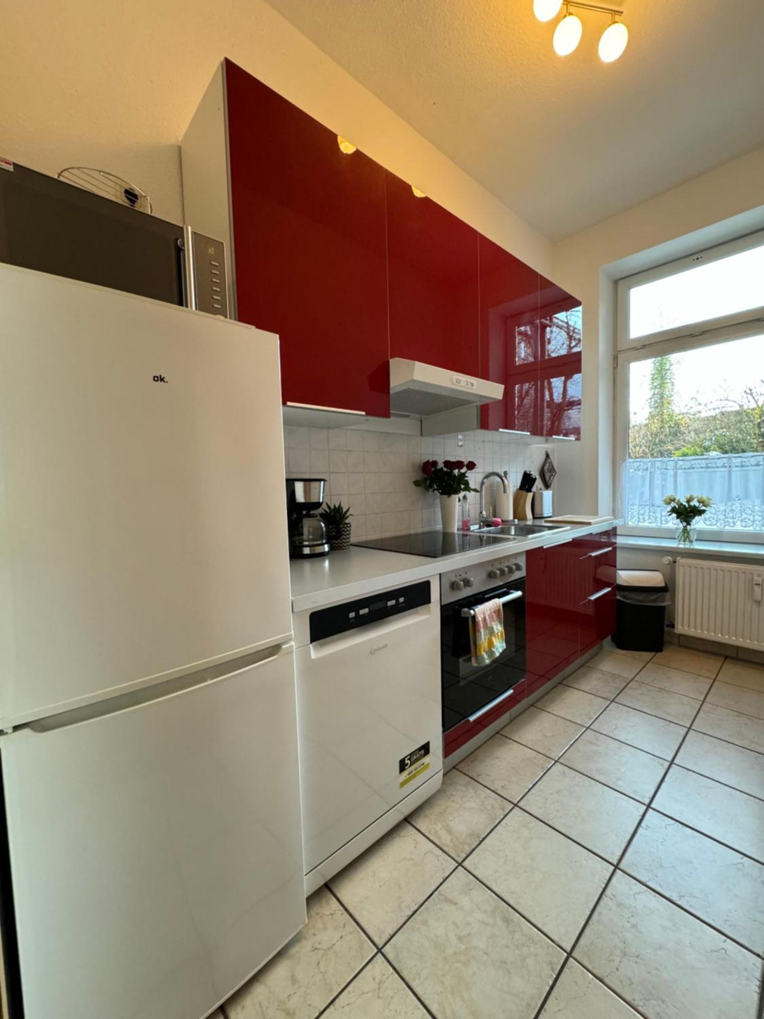 Attraktive Wohnung Im Gruenen Hinterhof Schwerin  Ngoại thất bức ảnh