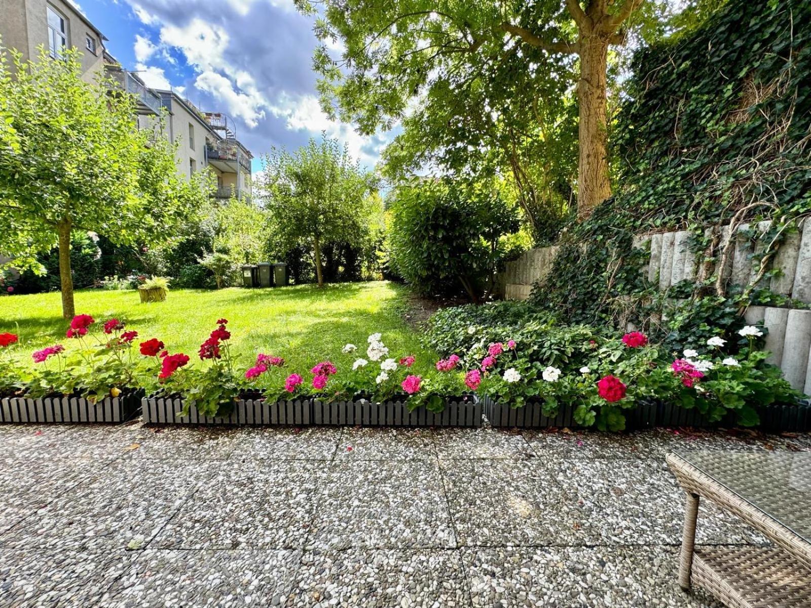 Attraktive Wohnung Im Gruenen Hinterhof Schwerin  Ngoại thất bức ảnh